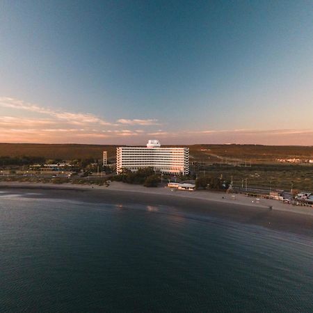 Rayentray Grand Hotel Puerto Madryn Exterior photo