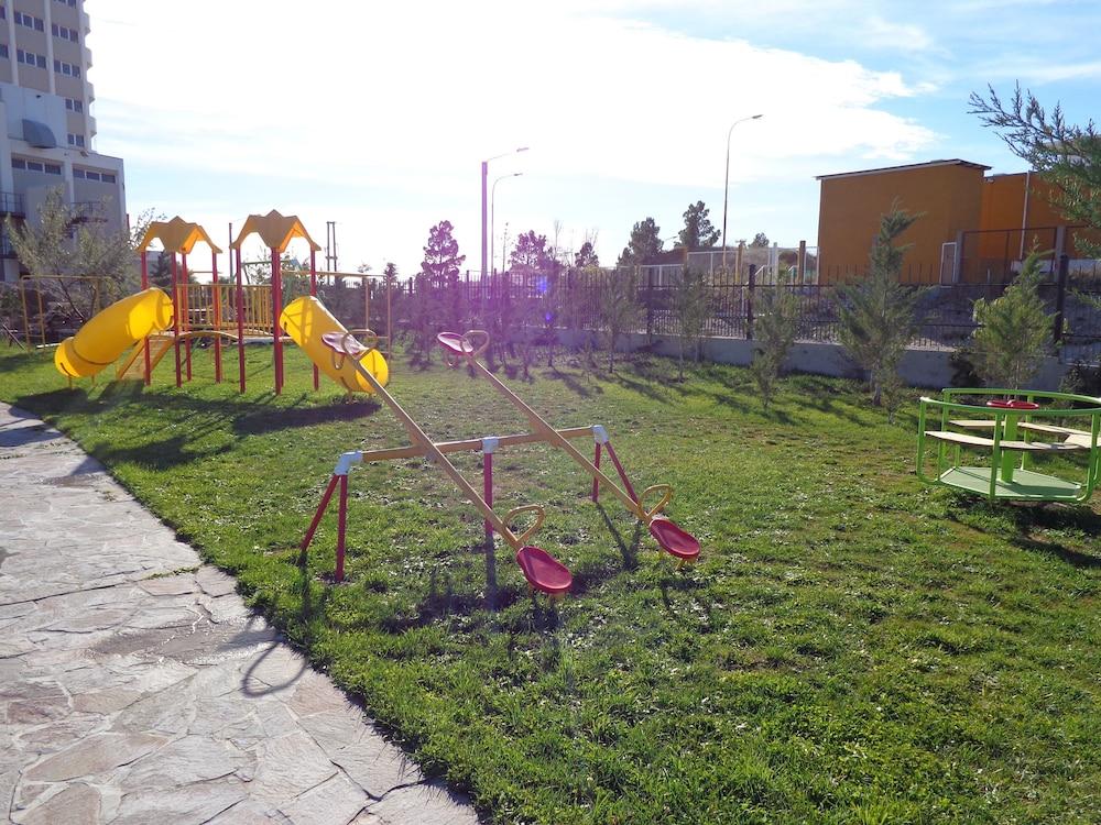 Rayentray Grand Hotel Puerto Madryn Exterior photo