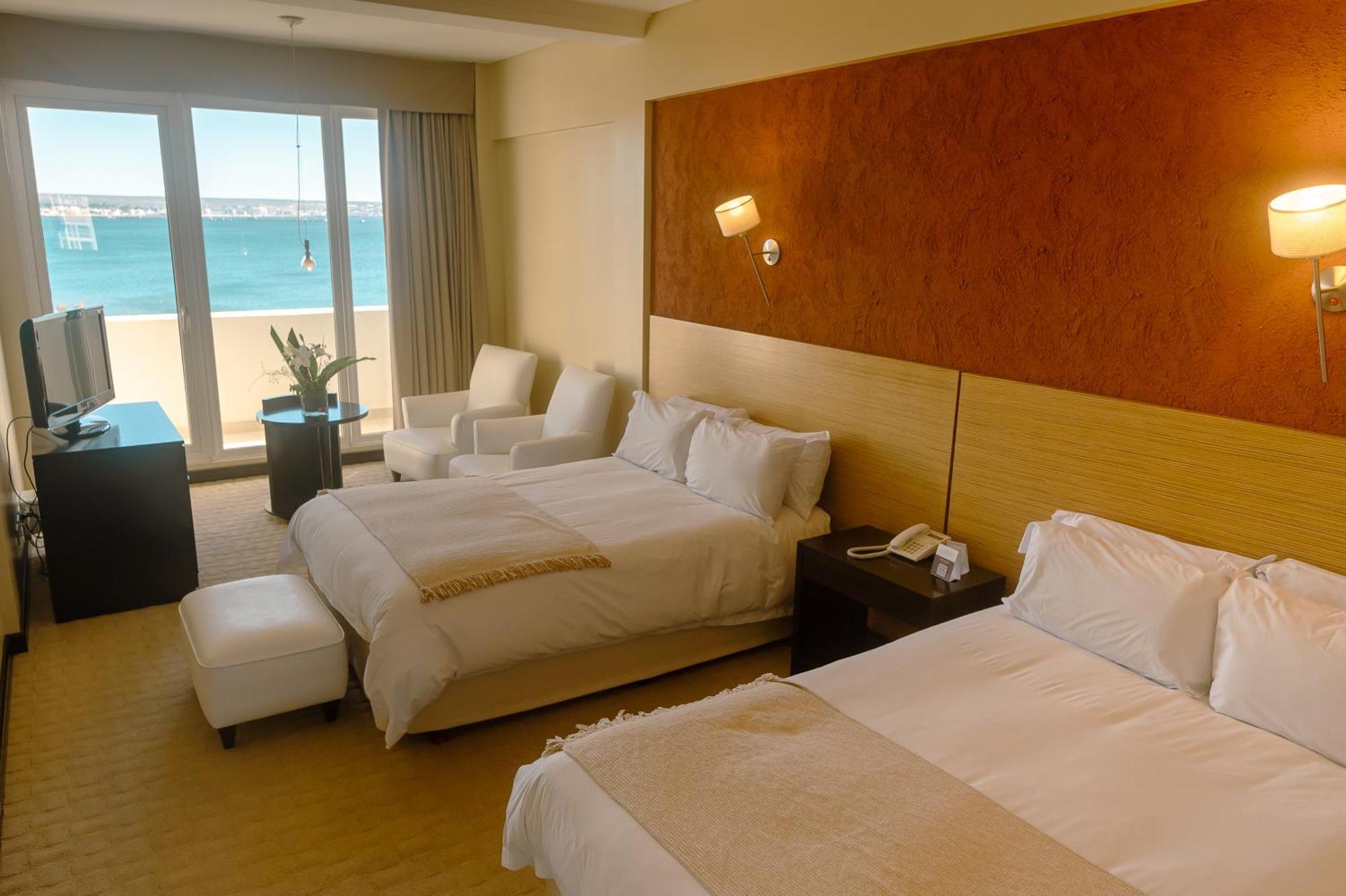 Rayentray Grand Hotel Puerto Madryn Exterior photo