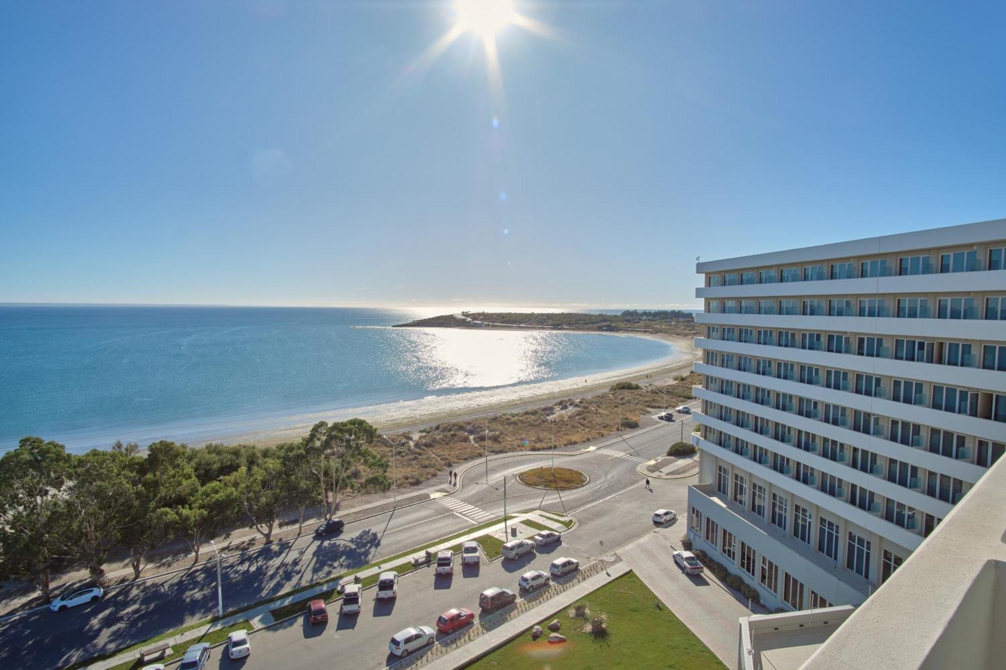 Rayentray Grand Hotel Puerto Madryn Exterior photo