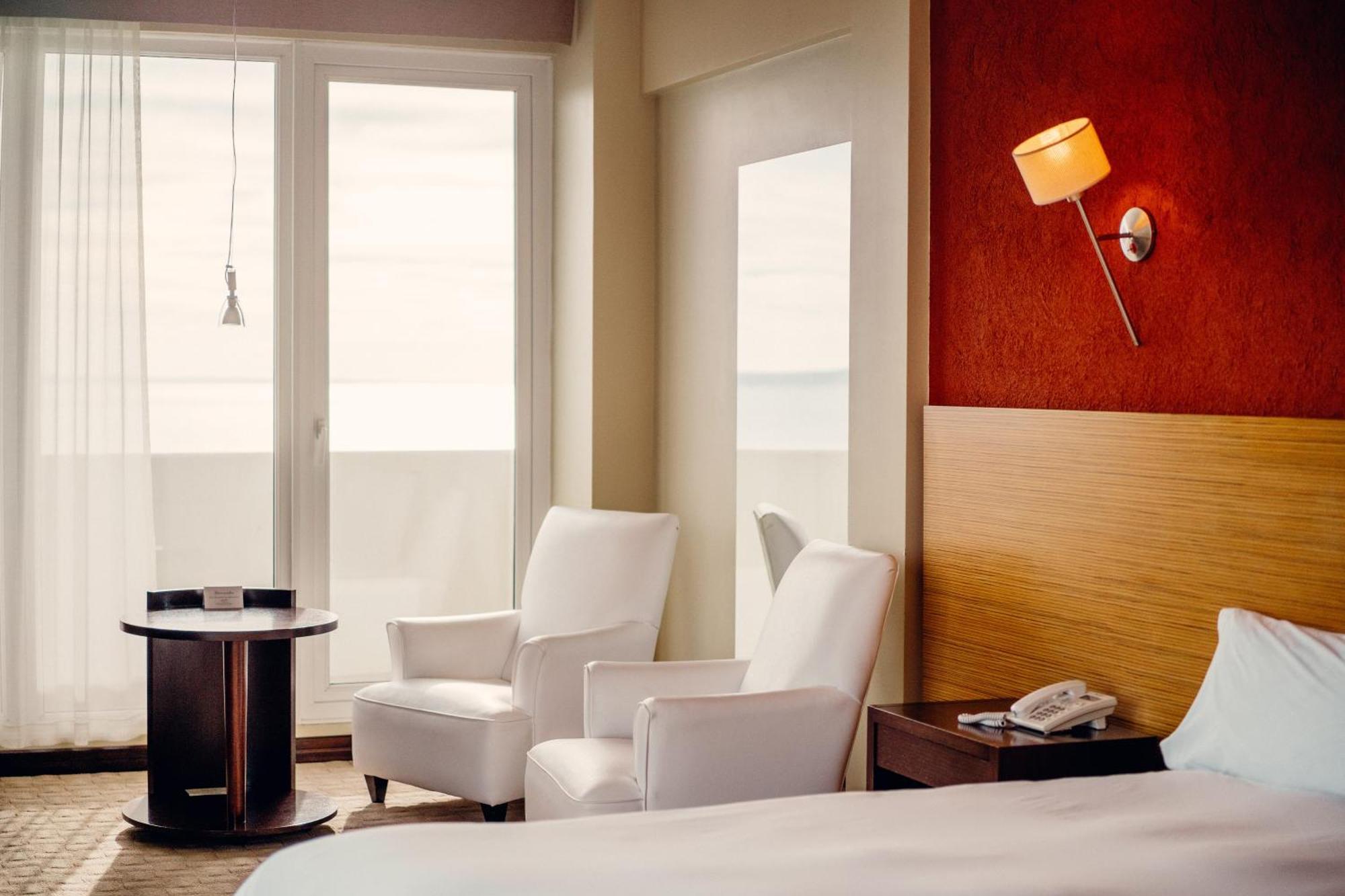 Rayentray Grand Hotel Puerto Madryn Exterior photo
