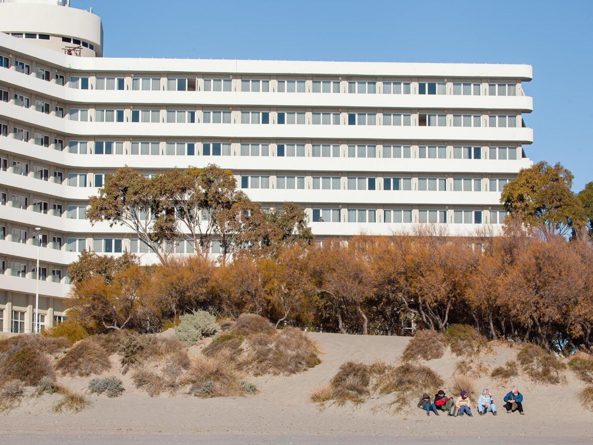 Rayentray Grand Hotel Puerto Madryn Exterior photo