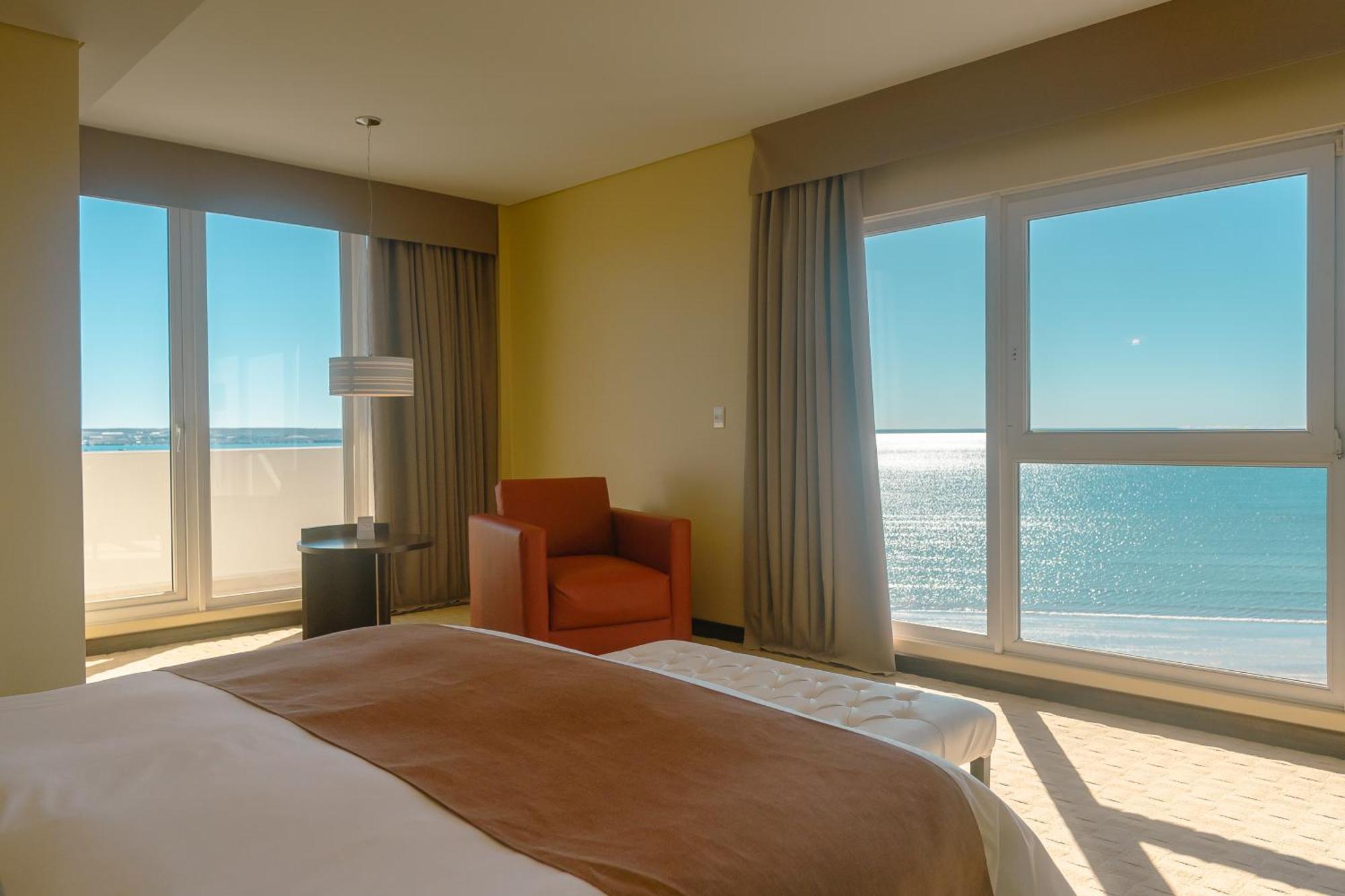 Rayentray Grand Hotel Puerto Madryn Exterior photo