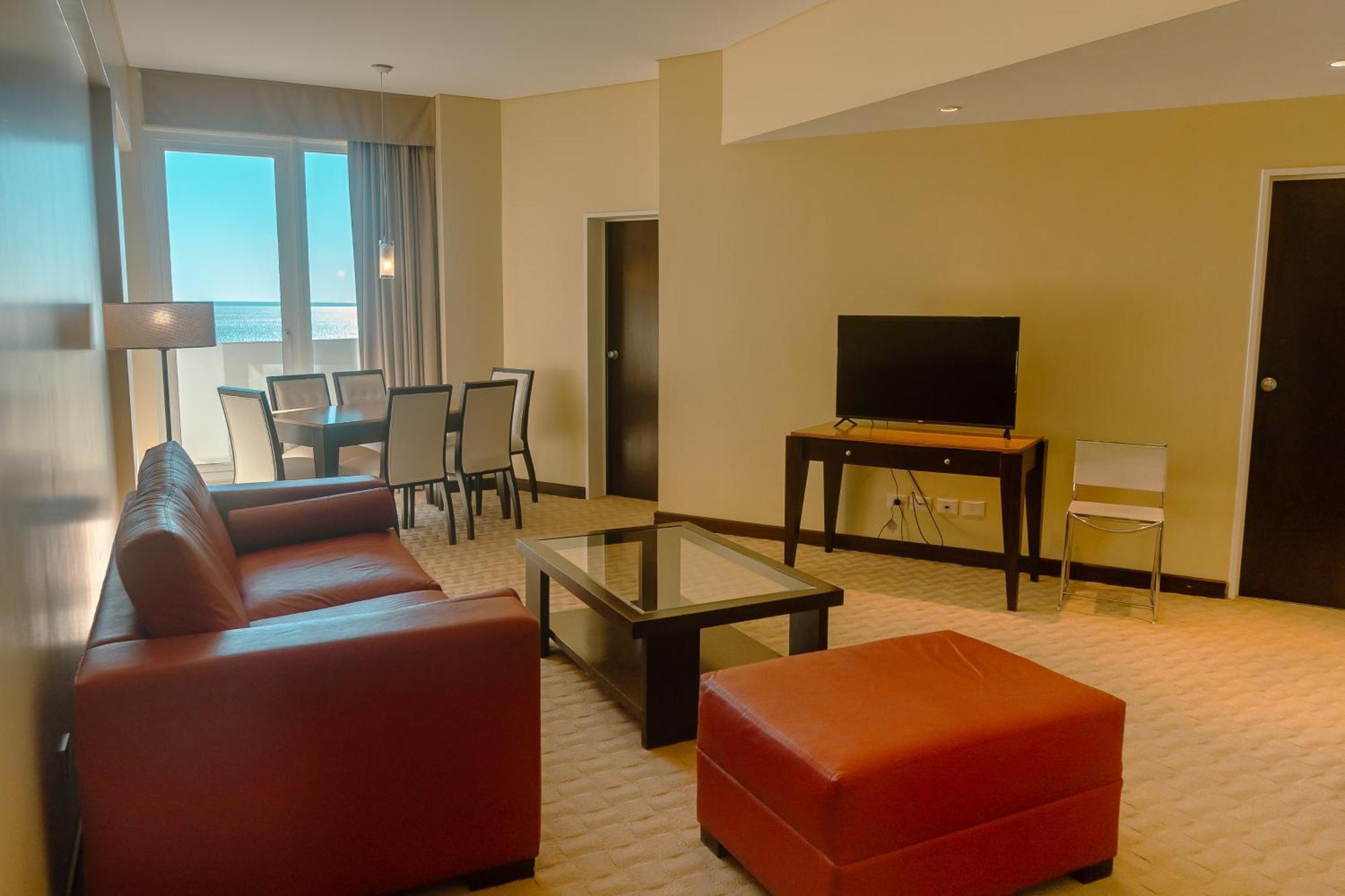 Rayentray Grand Hotel Puerto Madryn Exterior photo