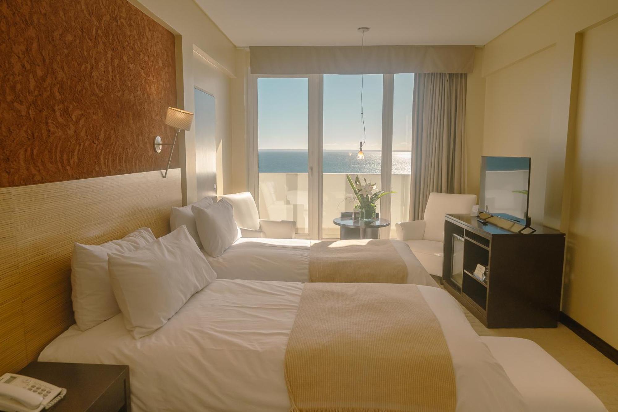 Rayentray Grand Hotel Puerto Madryn Exterior photo